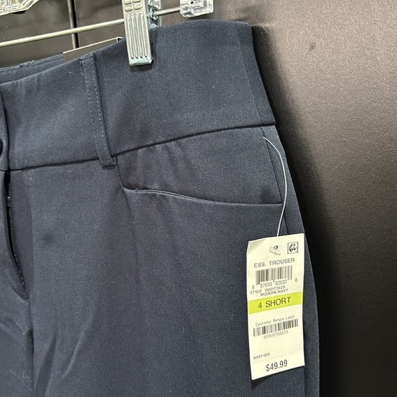 Alfani Curvy Fit trousers, short length, pockets,belt loop.zip fly,stretch,navy - Picture 3 of 10